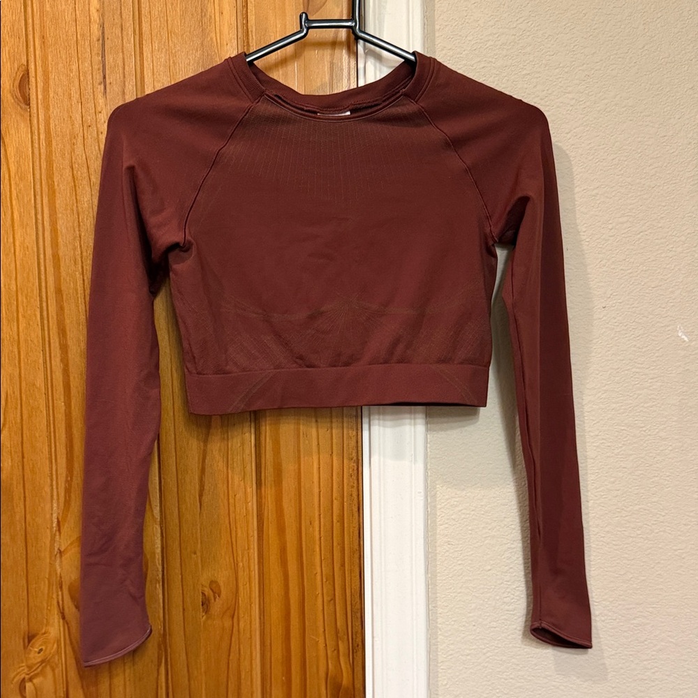 APEX SEAMLESS CROP TOP